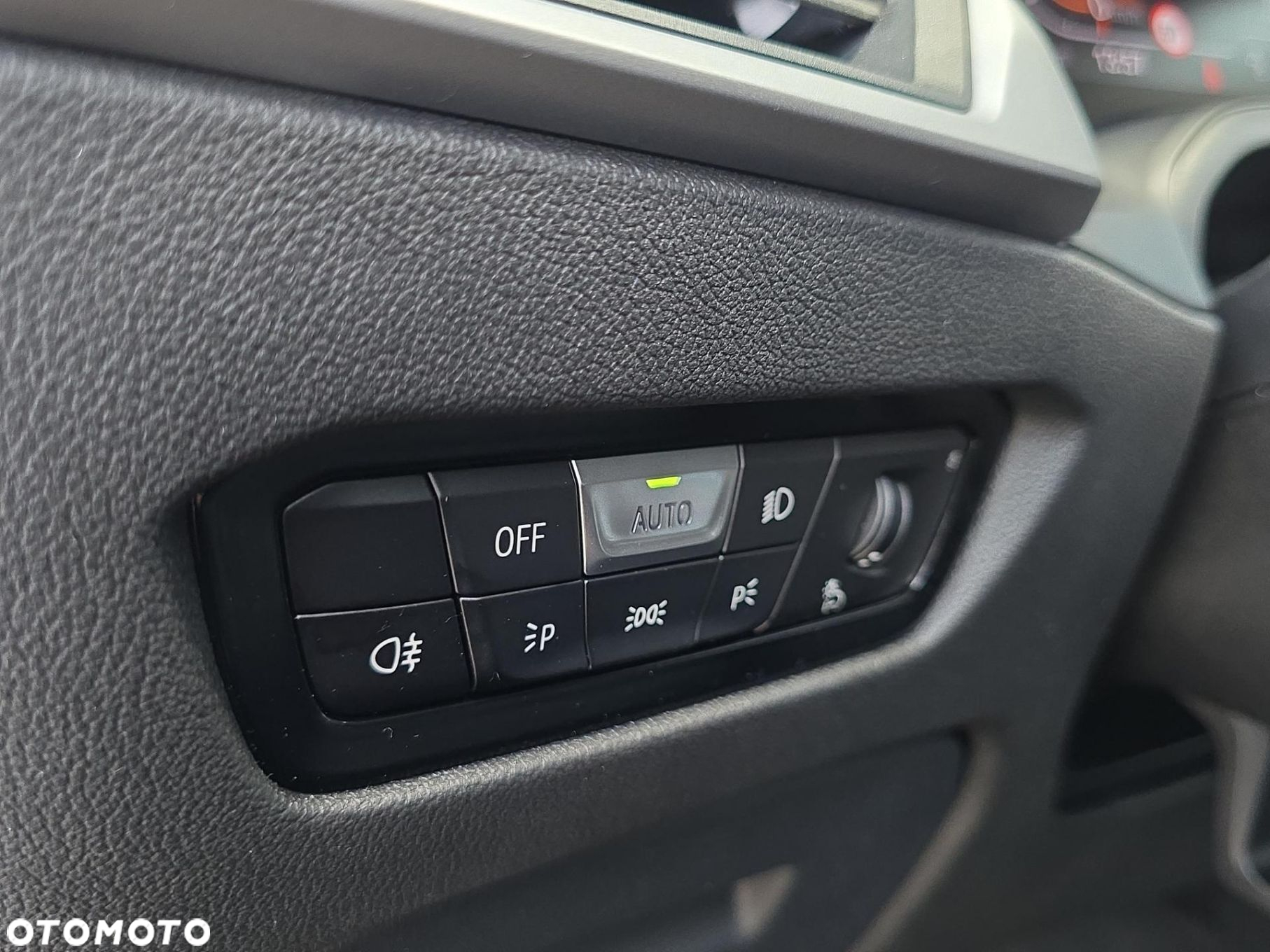 BMW Seria 3 318d - 16