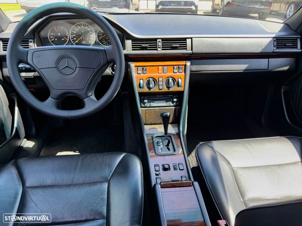 Mercedes-Benz E 320 - 8