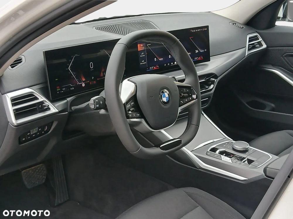 BMW Seria 3 318d MHEV - 13