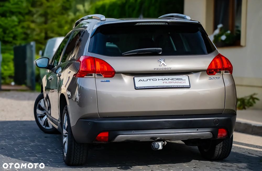 Peugeot 2008 BlueHDi 100 STOP & START Style - 16