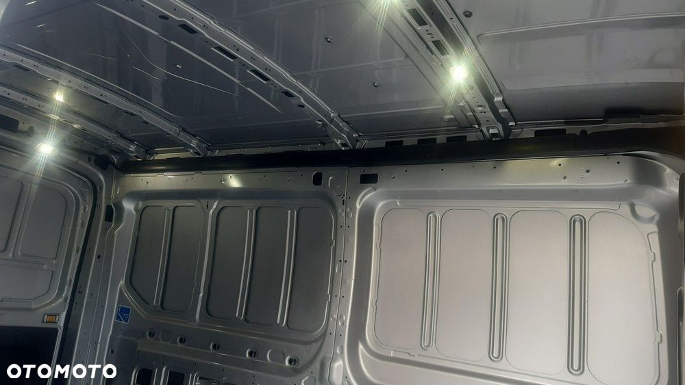 Ford Transit - 25