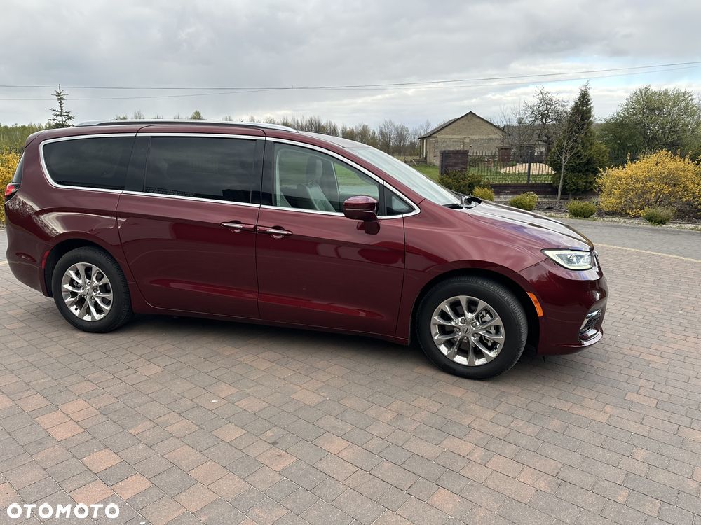 Chrysler Pacifica - 17