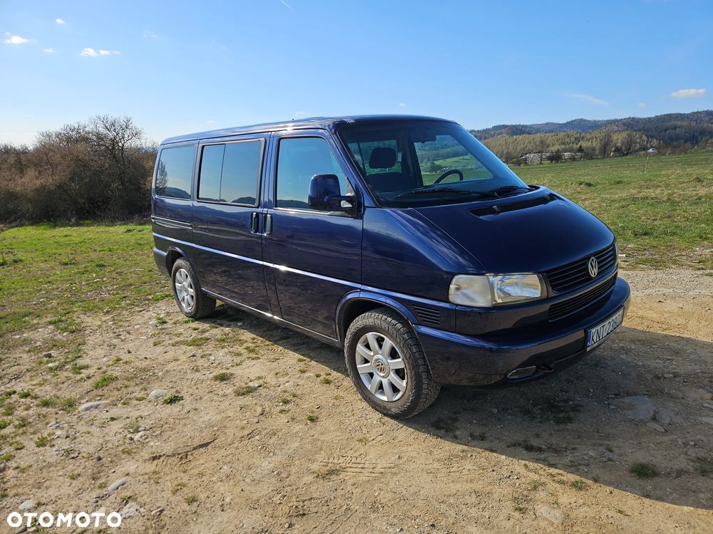 Volkswagen Caravelle - 1