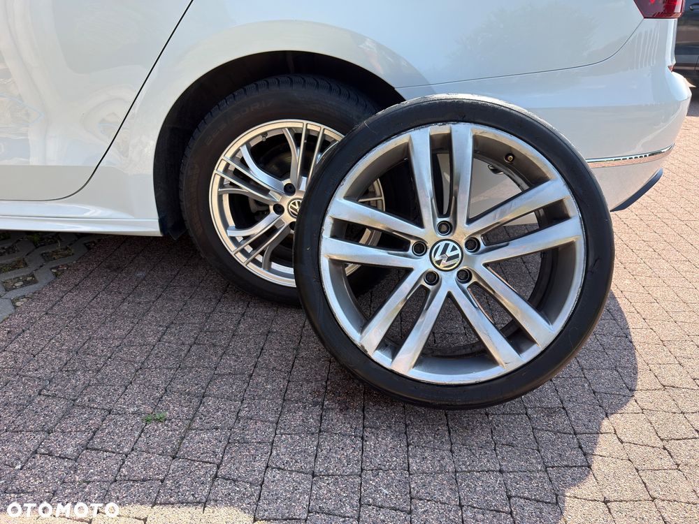 Volkswagen Passat - 13