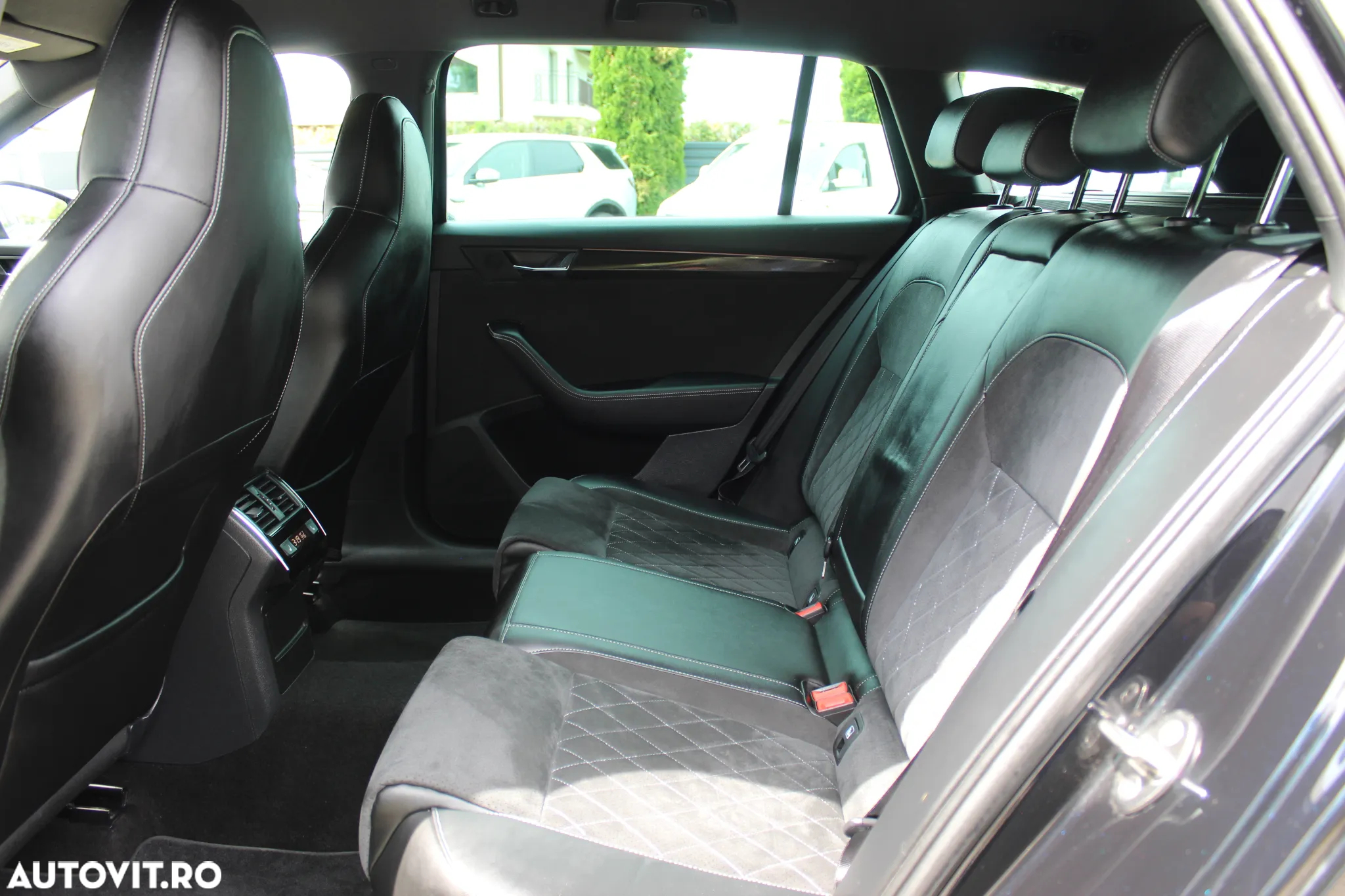 Skoda Superb 2.0 TDI 4X4 DSG Sportline - 12