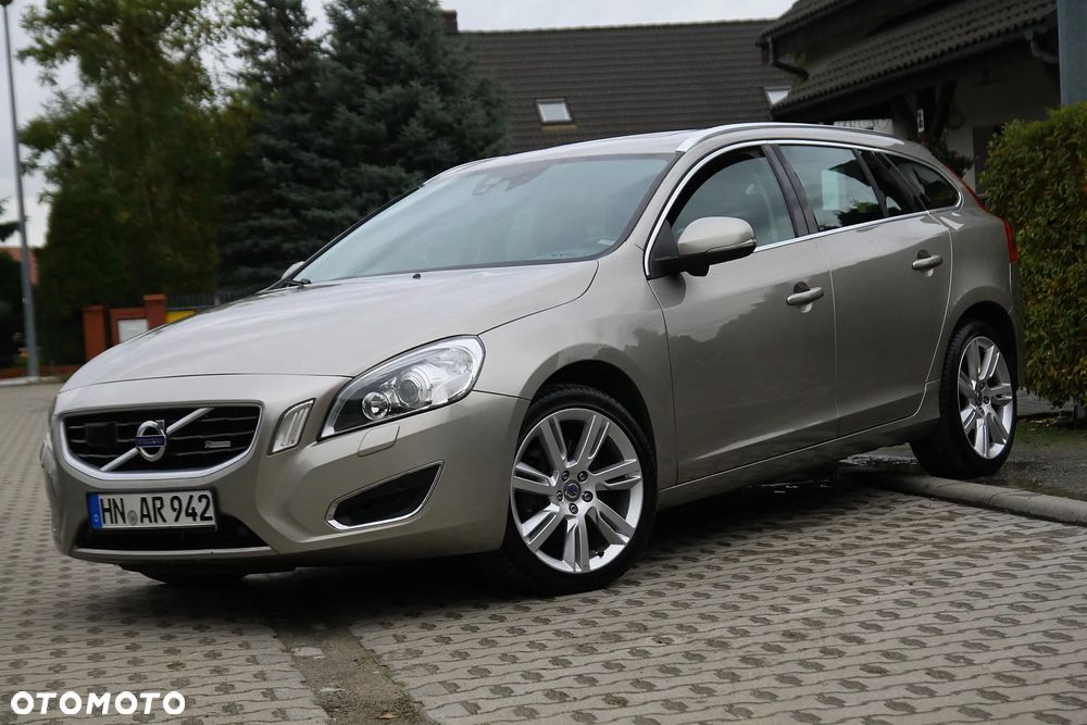 Volvo V60 D5 Summum - 3