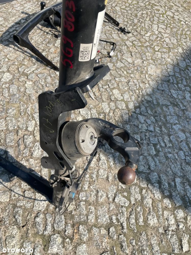 Hak holowniczy GOLF VII kombi 5G9803880F oryginał - 5