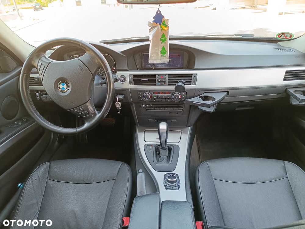 BMW Seria 3 320d - 22