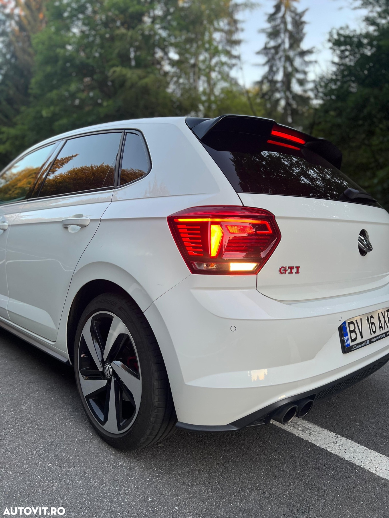 Volkswagen Polo 2.0 TSI DSG GTI - 22