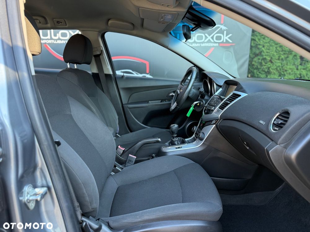 Chevrolet Cruze - 24