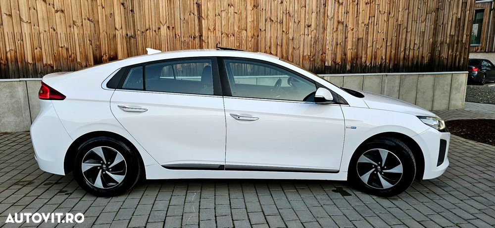 Hyundai IONIQ - 13