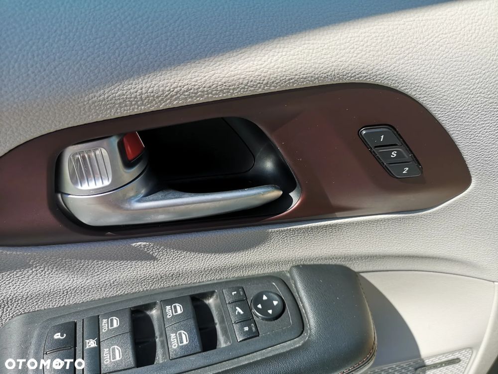 Chrysler Pacifica - 15