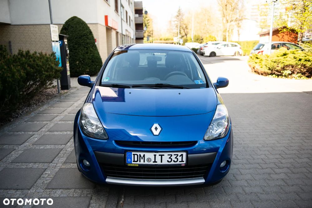 Renault Clio 1.2 16V Confort Authentique - 1