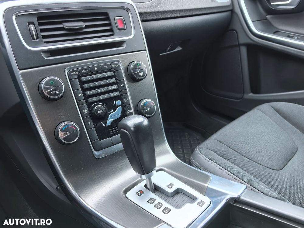 Volvo V60 D4 Geartronic Momentum - 15