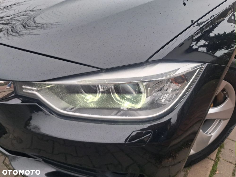 BMW Seria 3 318d Sport Line - 32