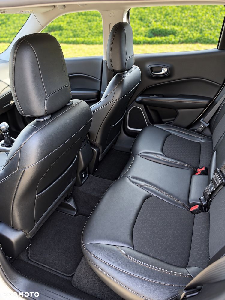 Jeep Compass - 8