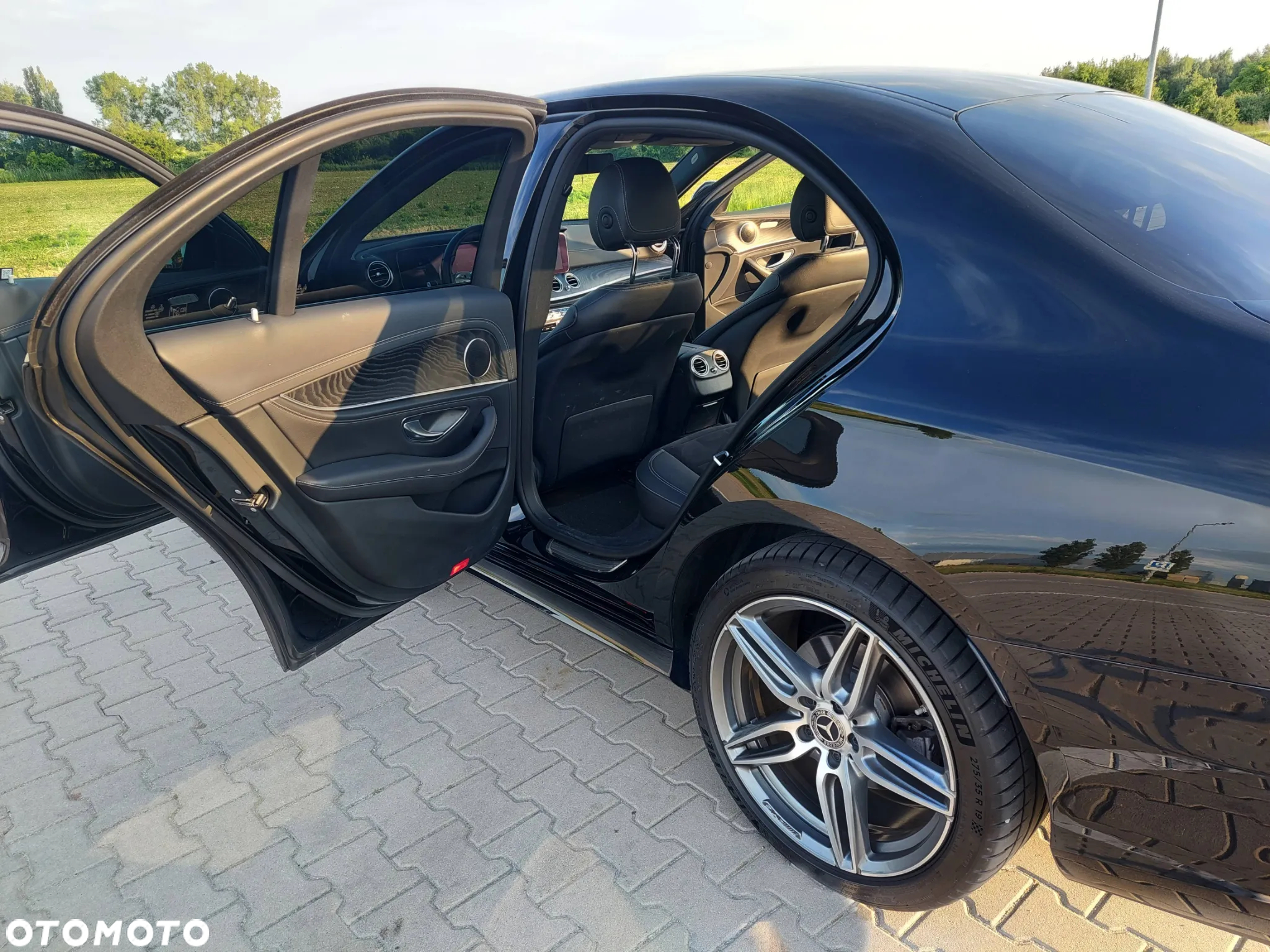 Mercedes-Benz Klasa E 220 d 4-Matic 9G-TRONIC - 25