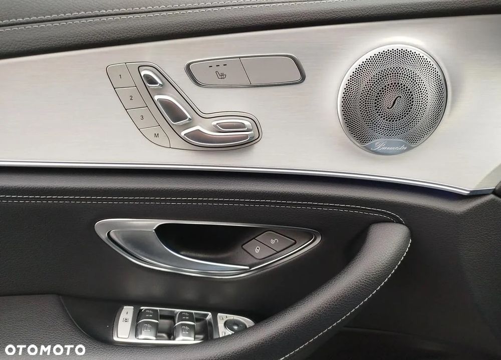Mercedes-Benz Klasa E 300 9G-TRONIC AMG Line - 37