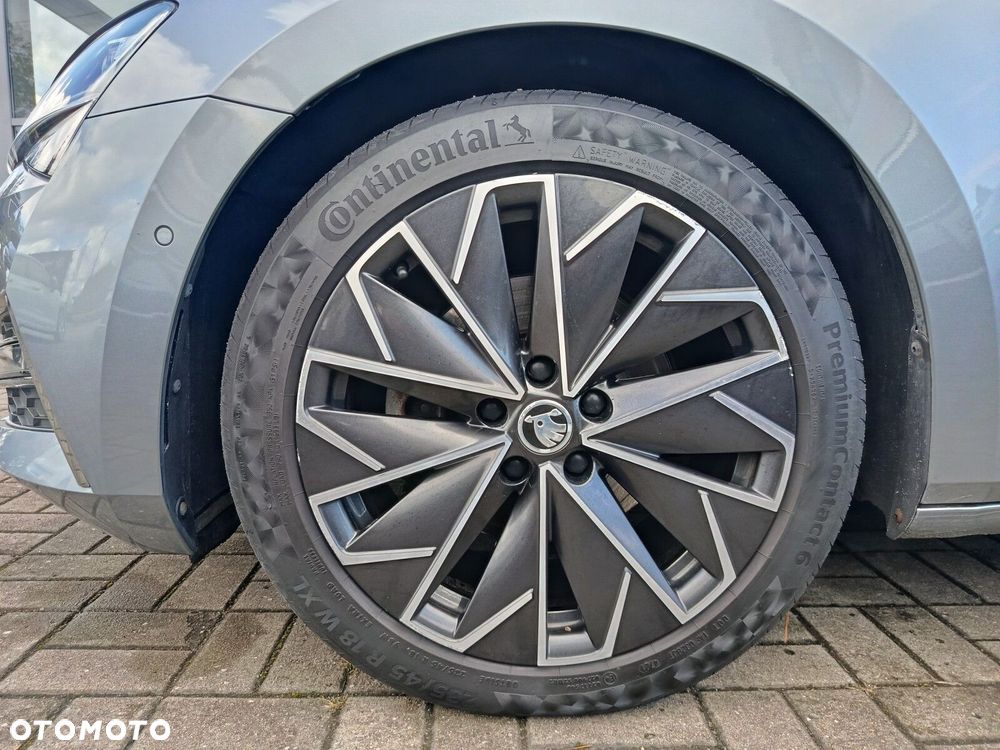 Skoda Superb 2.0 TDI L&K DSG - 37