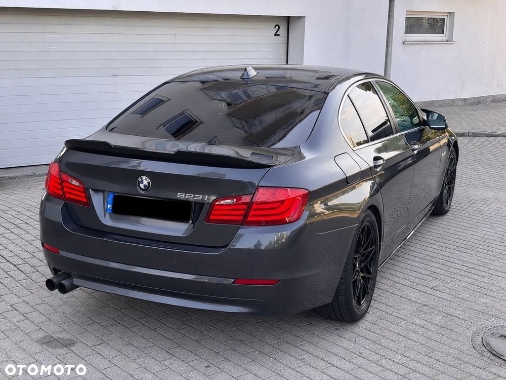 BMW Seria 5 523i - 4
