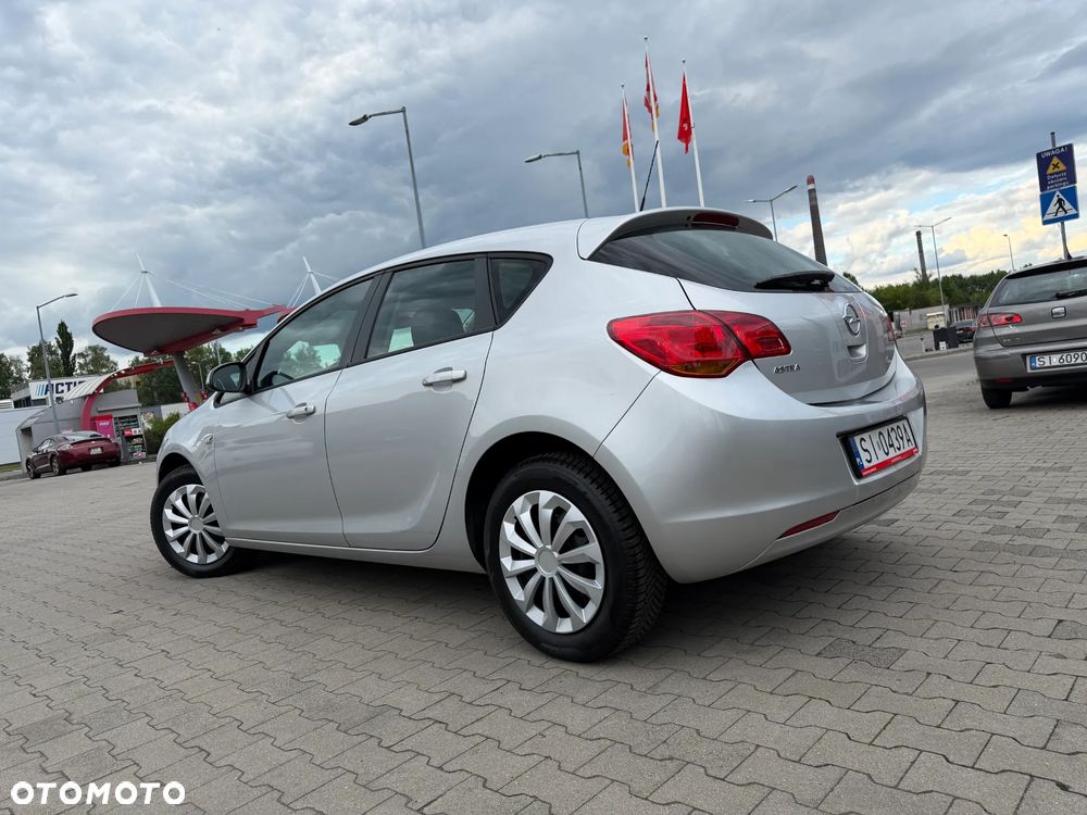Opel Astra 1.6 Essentia - 3