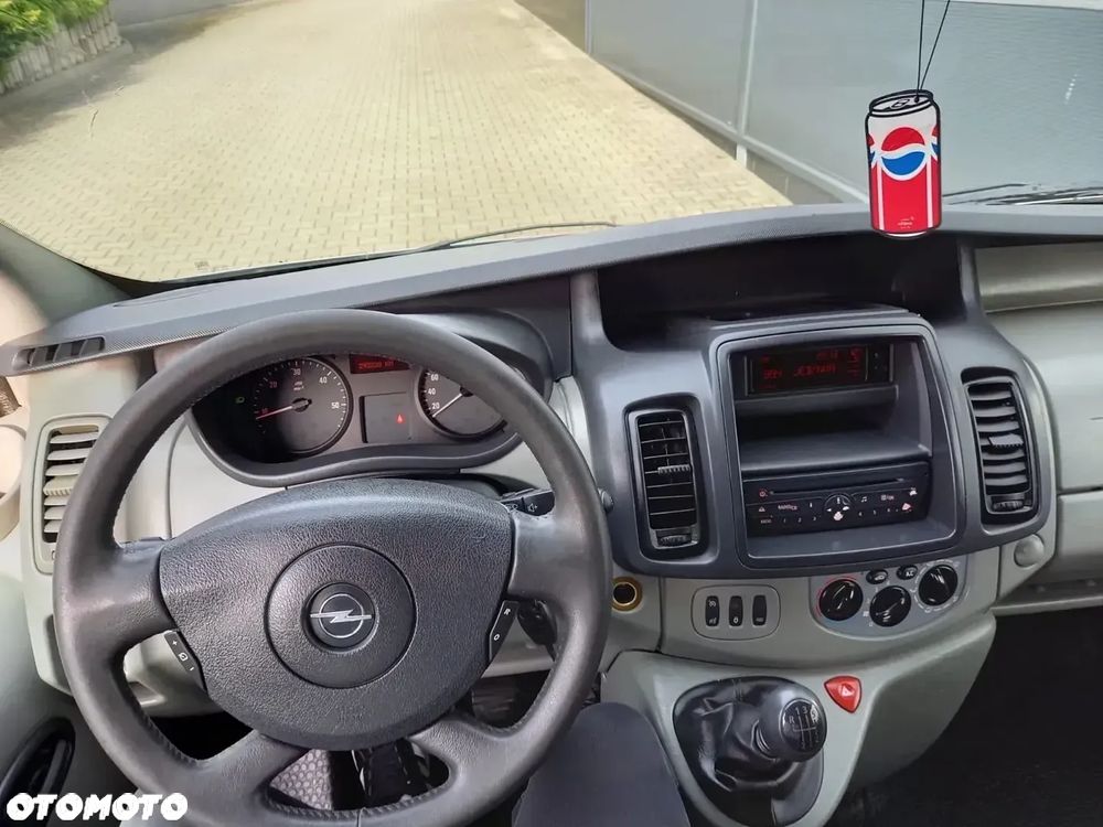 Opel Vivaro L2H1 2.9t - 7