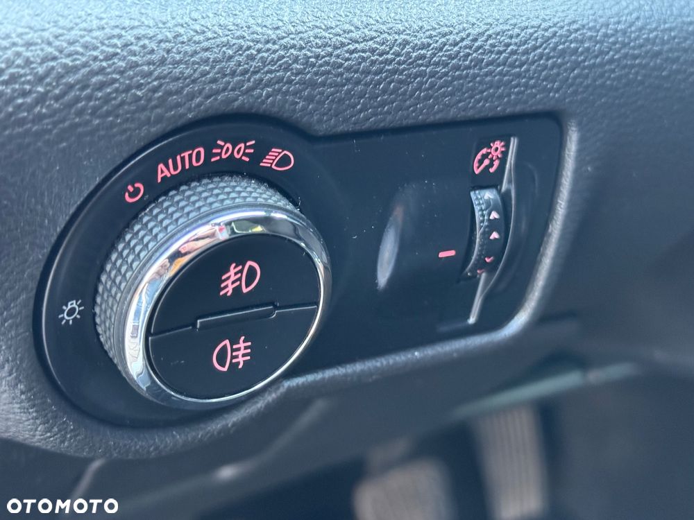 Opel Astra 1.7 CDTI DPF 150 Jahre - 14