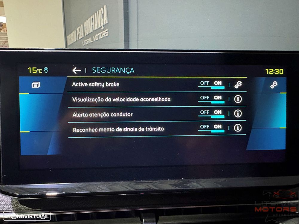 Peugeot 3008 1.6 Hybrid Allure Pack e-EAT8 - 32