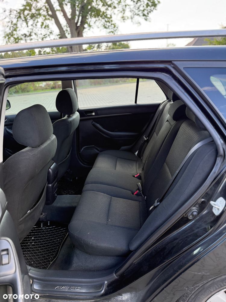 Toyota Avensis 1.8 VVT-i Combi - 10
