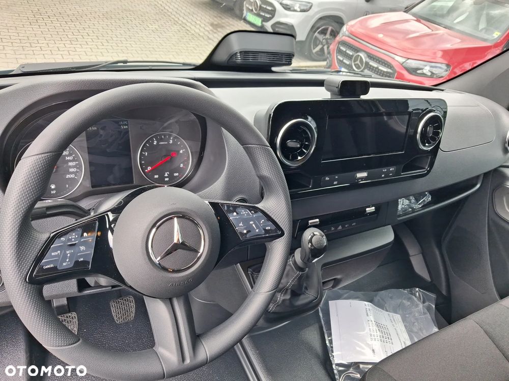 Mercedes-Benz Sprinter - 3