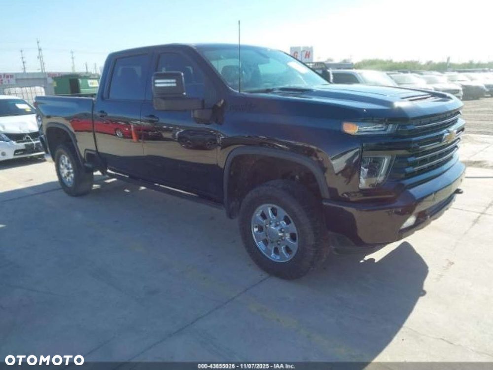 Chevrolet Silverado - 3