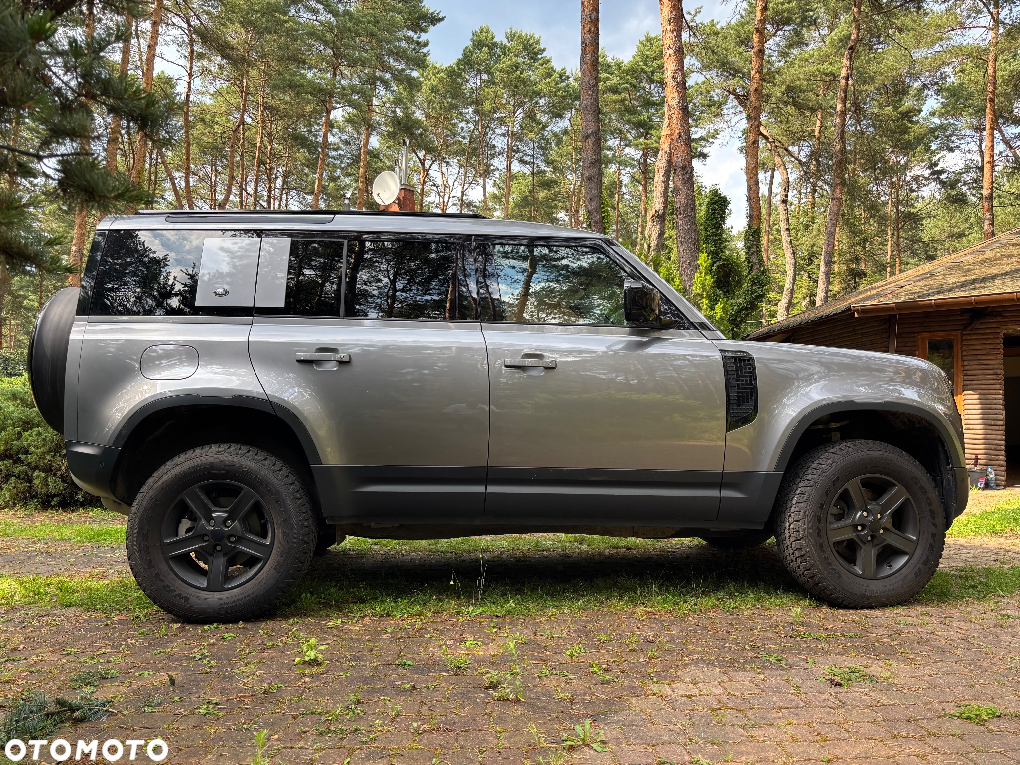 Land Rover Defender 110 2.0 D240 S - 30