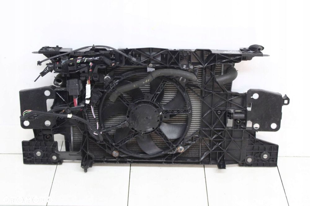 PAS PRZEDNI WENTYLATOR CHŁODNICA RENAULT MEGANE III 2008R- 1.6 B - 4