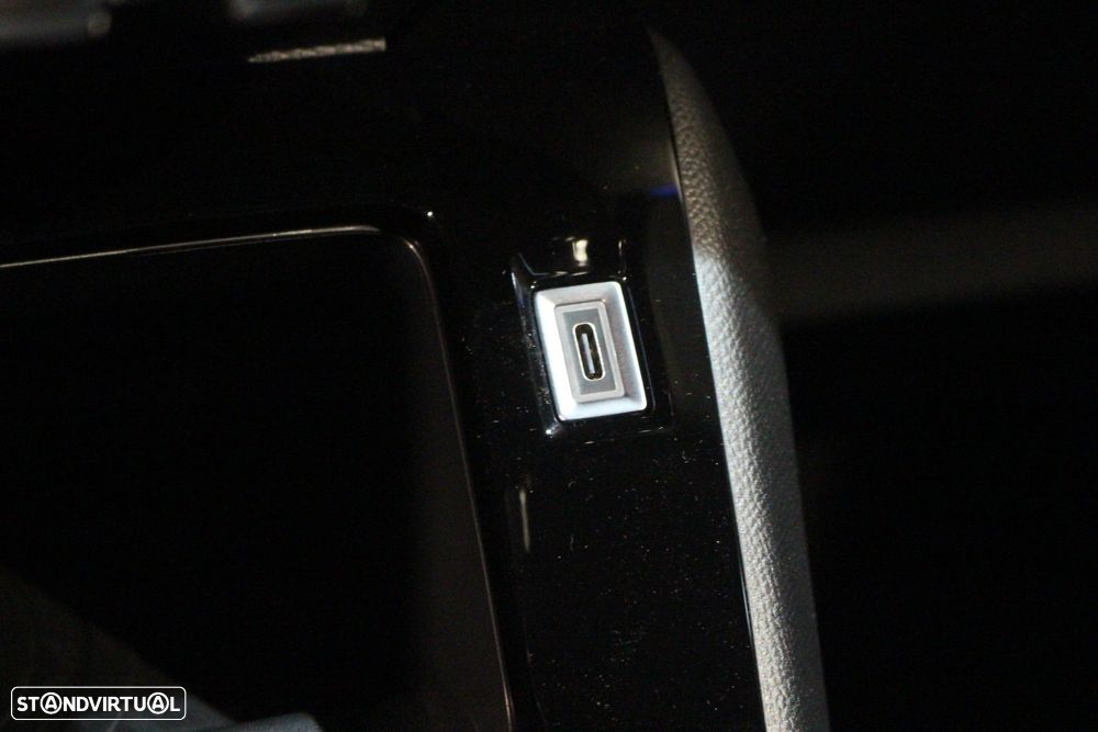 Peugeot e-2008 50 kWh GT - 21