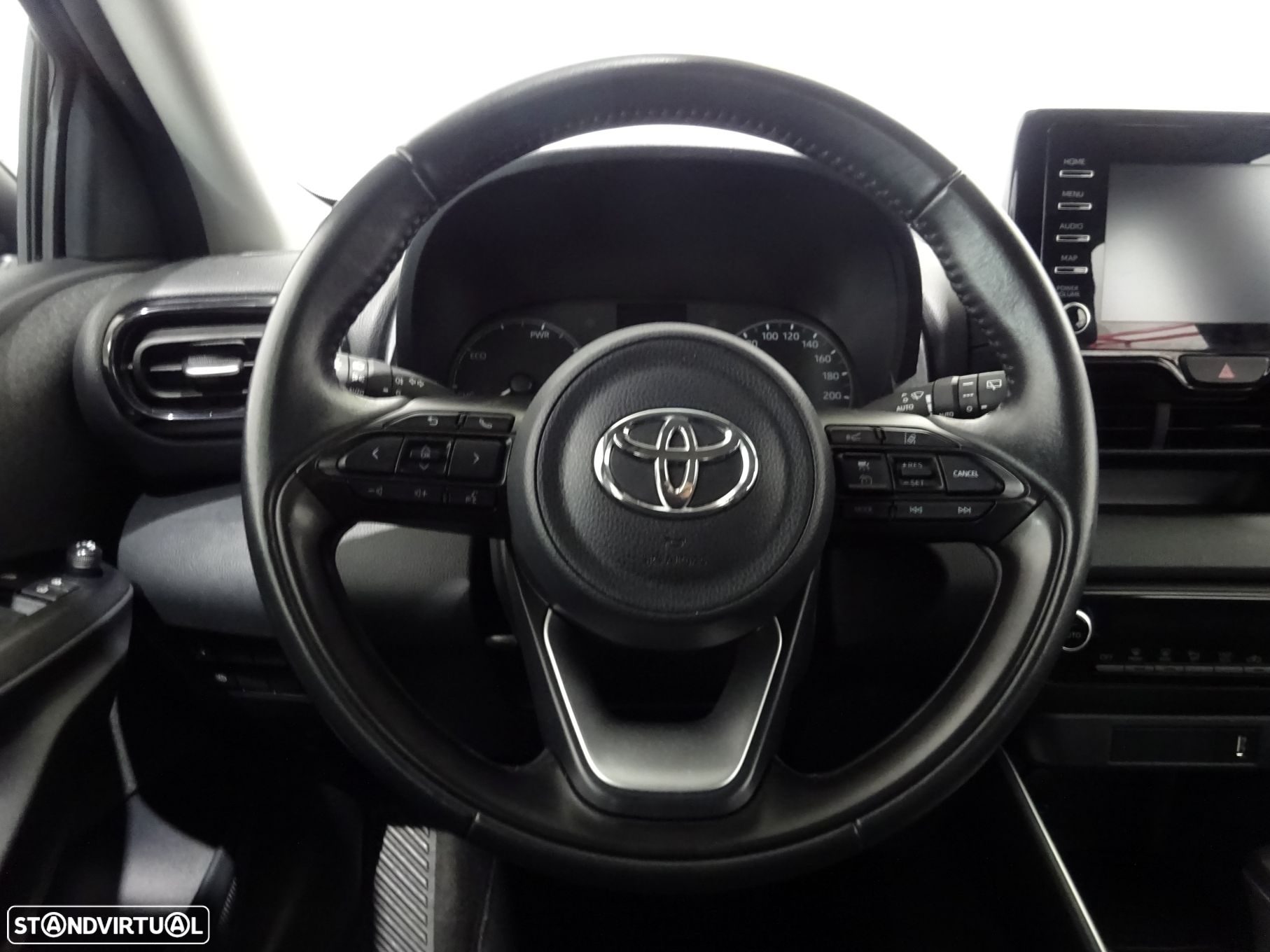 Toyota Yaris 1.5 HDF Comfort Plus - 9