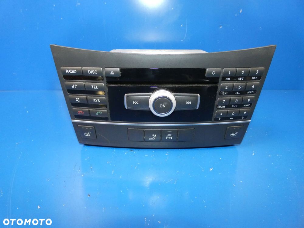 MERCEDES E W212 RADIO FABRYCZNE - 1