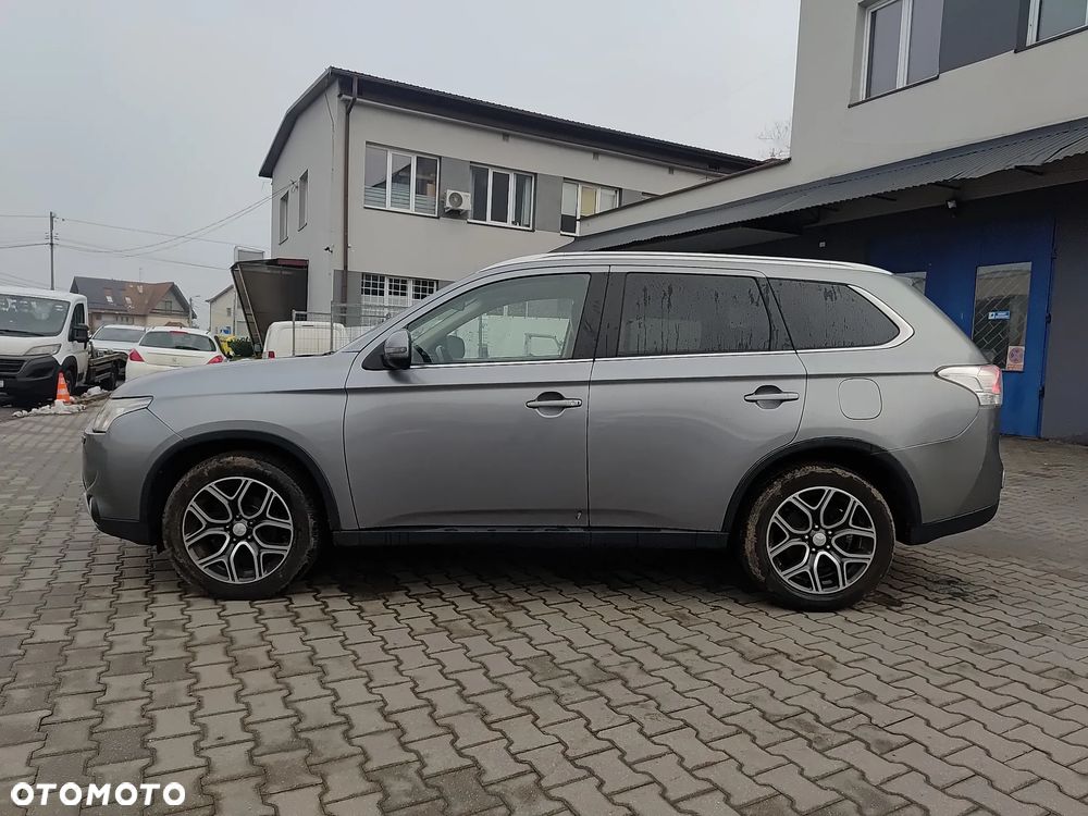 Mitsubishi Outlander 2.2 DI-D 4WD Plus - 2