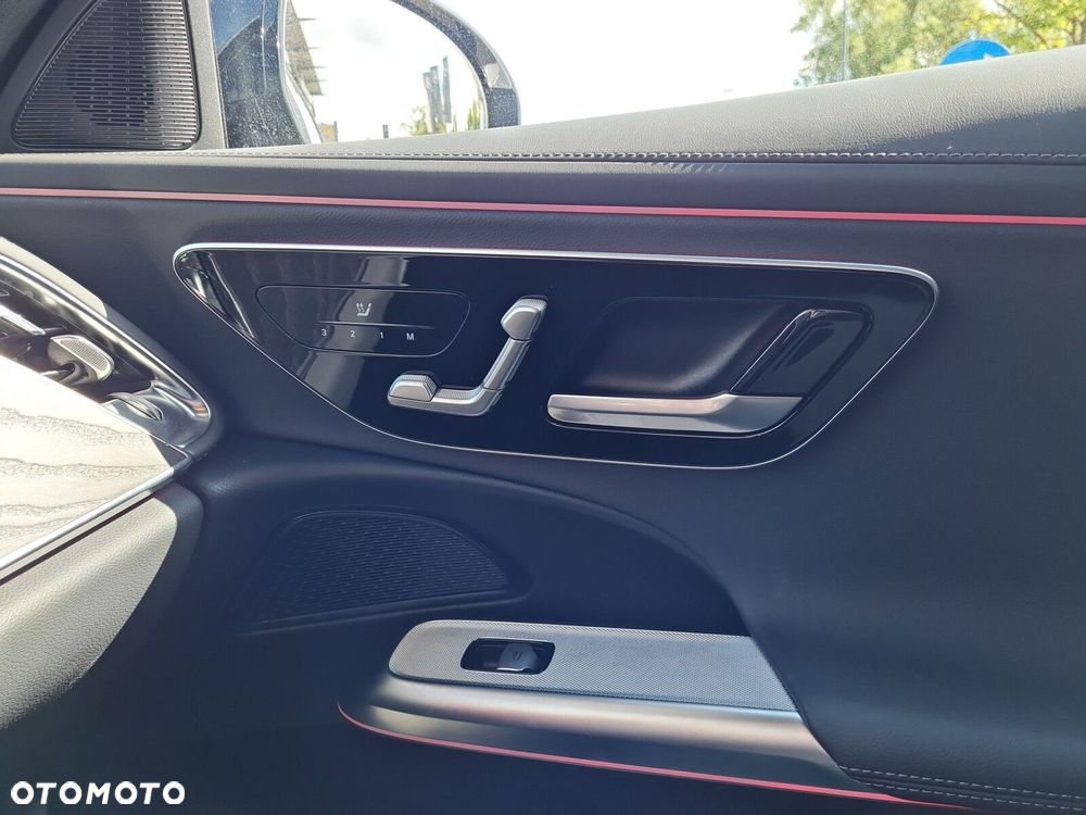 Mercedes-Benz Klasa E 220 d mHEV 4-Matic AMG 9G-Tronic - 24