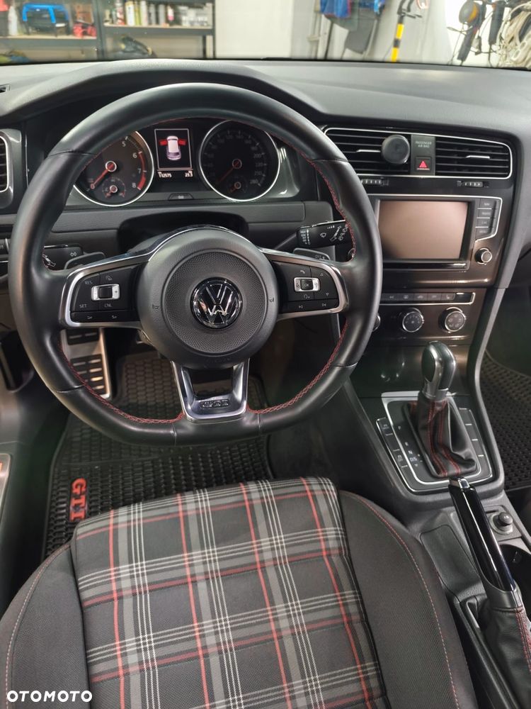 Volkswagen Golf GTI (BlueMotion Technology) DSG - 9