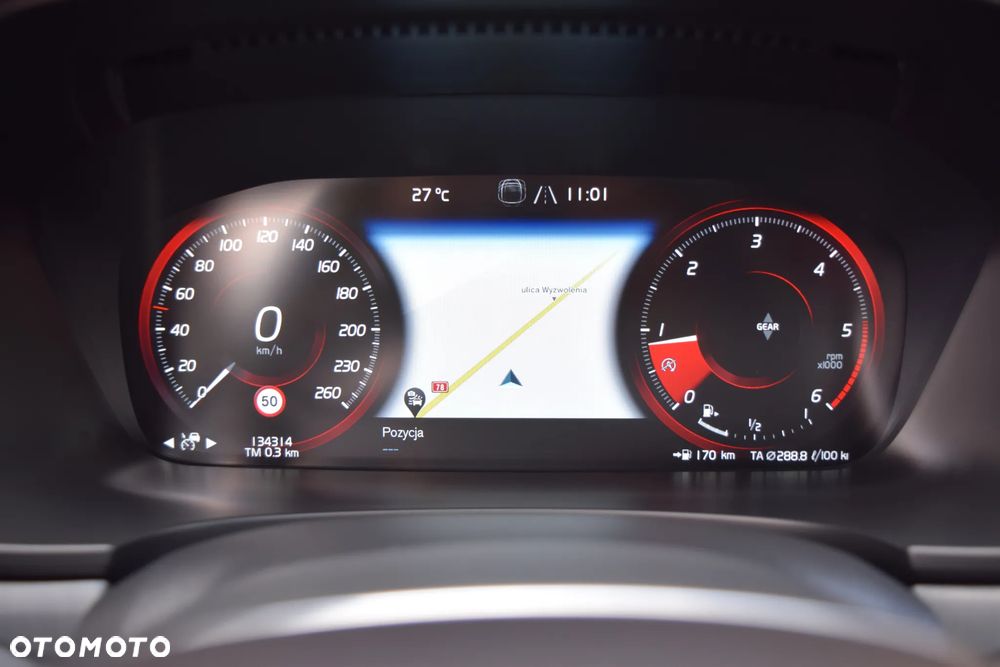 Volvo V90 D3 Momentum Pro - 21