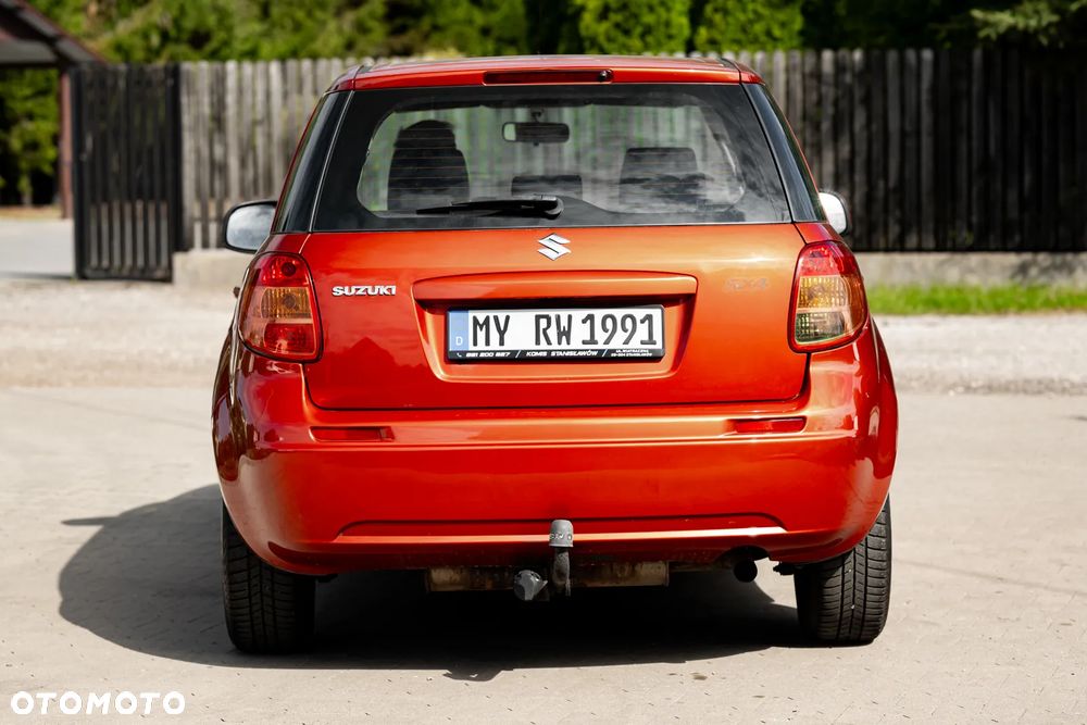 Suzuki SX4 1.9 DDiS DPF Streetline 4x2 Club - 9