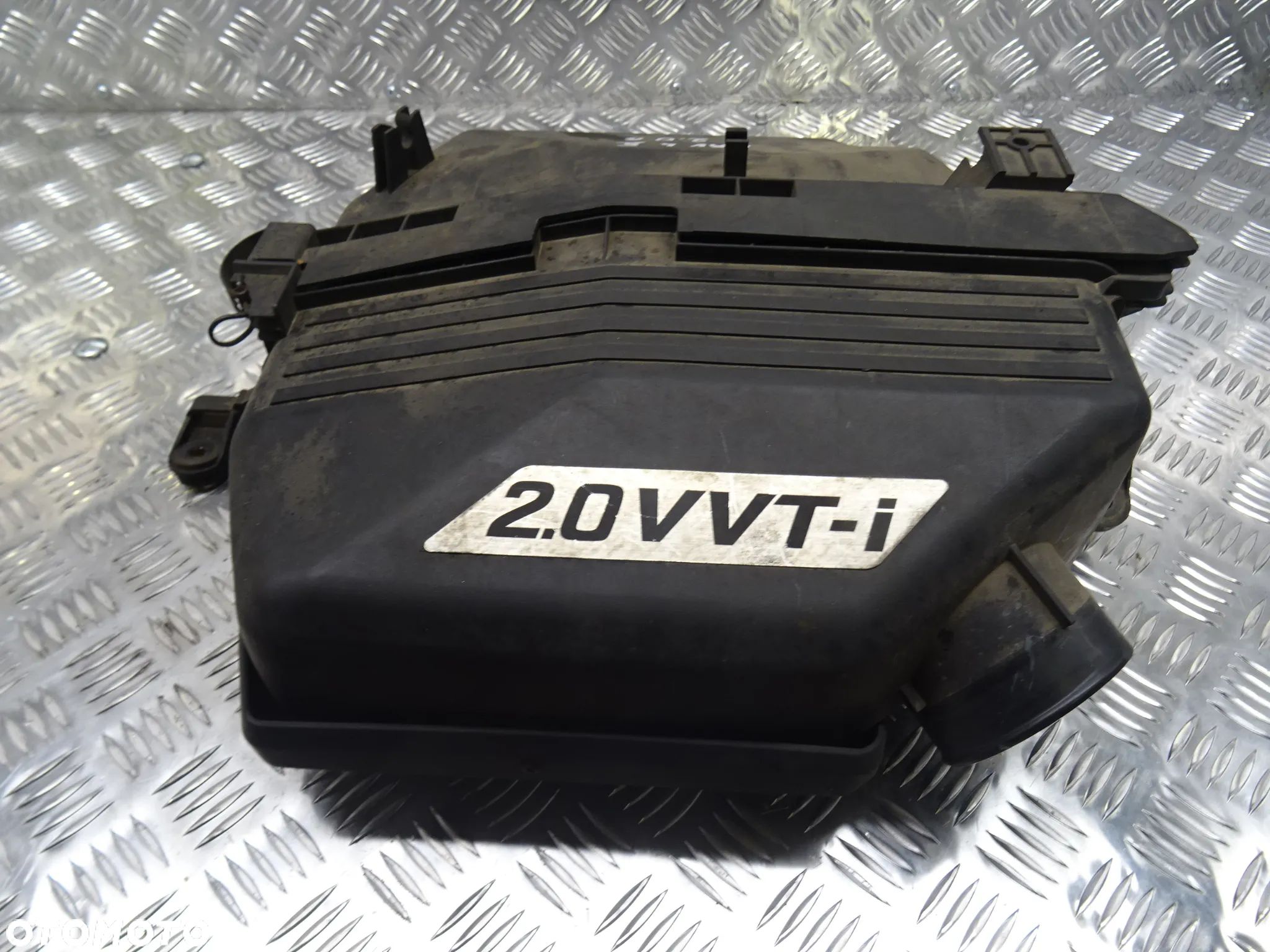 TOYOTA RAV4 II 00-03 2.0 B OBUDOWA FILTRA POWIETRZA - 1