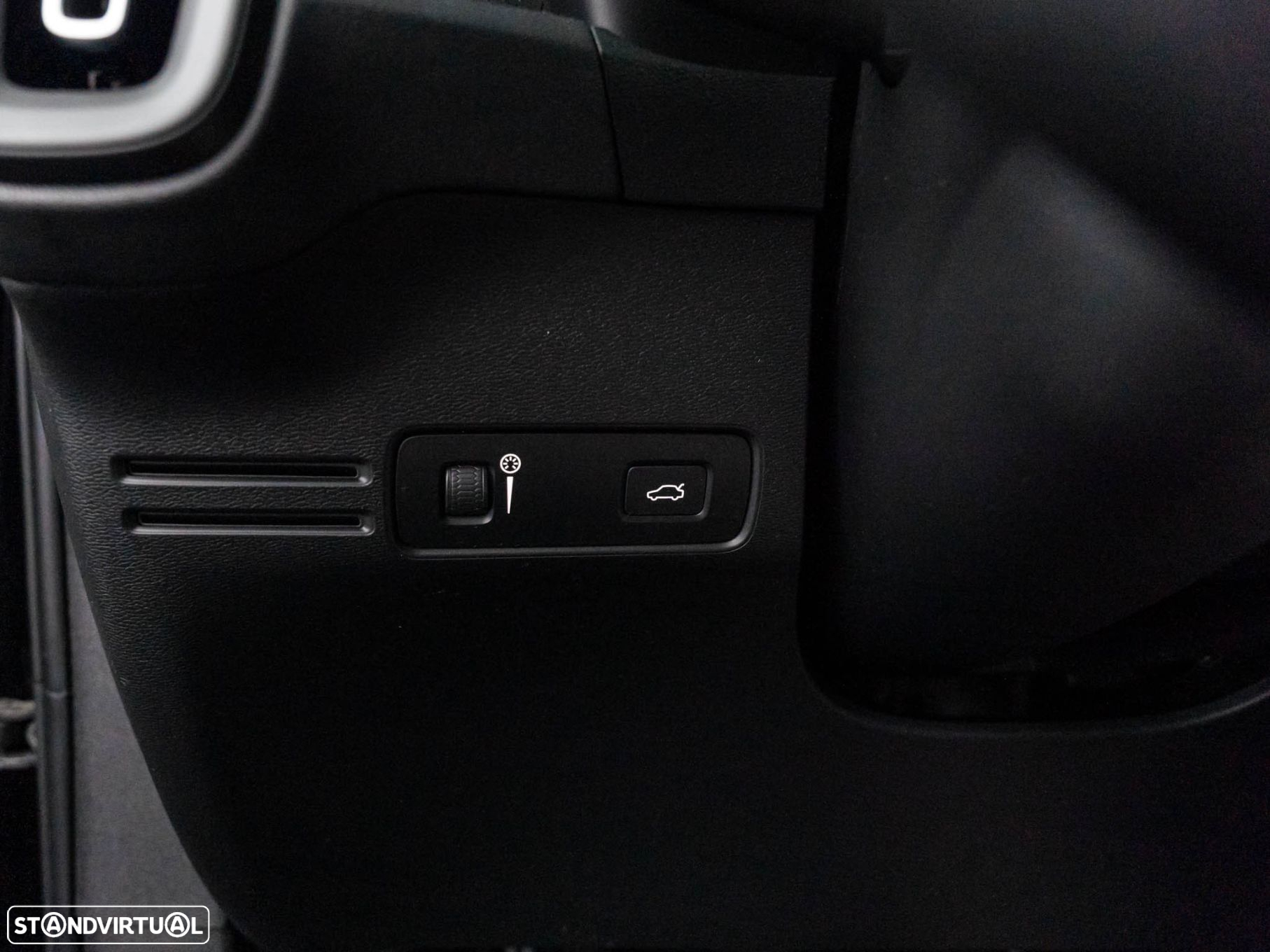 Volvo XC 40 1.5 T2 Momentum - 18