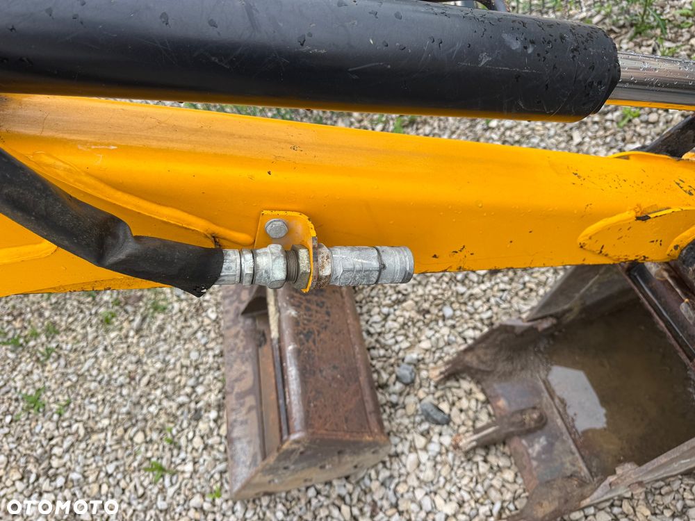 JCB - 7