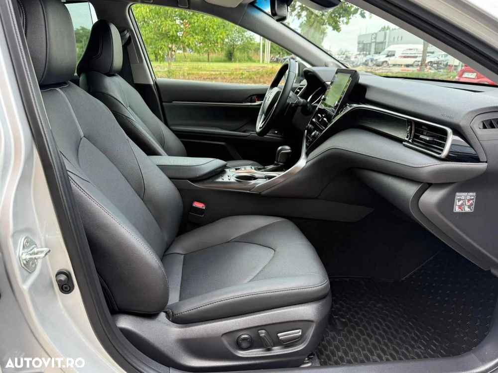 Toyota Camry 2.5 Exclusive - 18