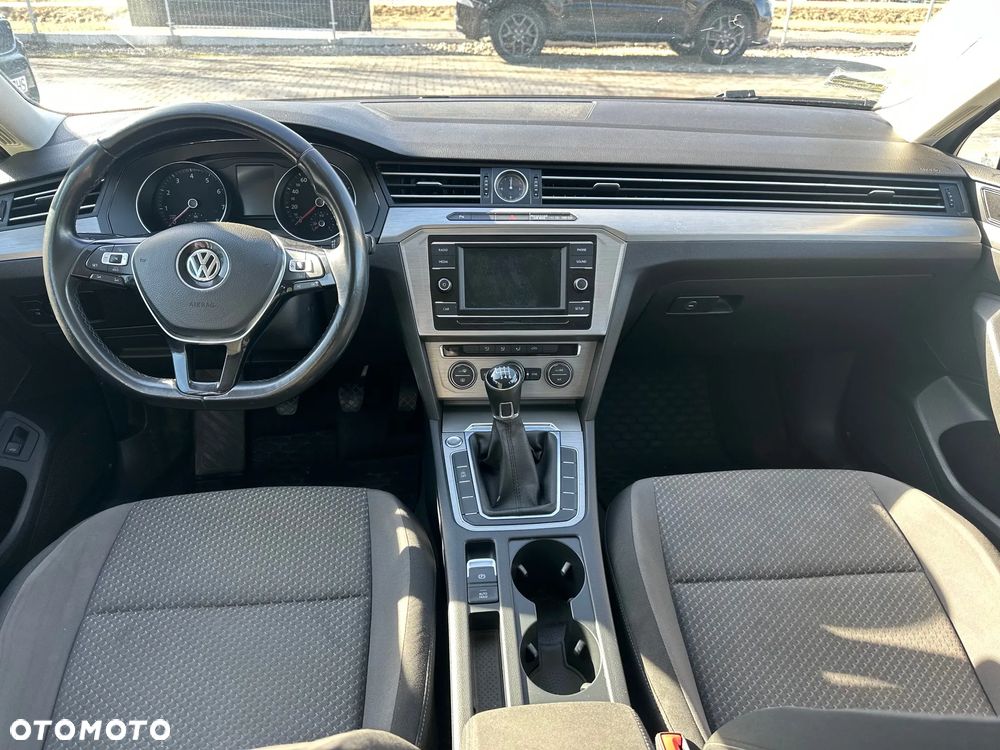 Volkswagen Passat - 9