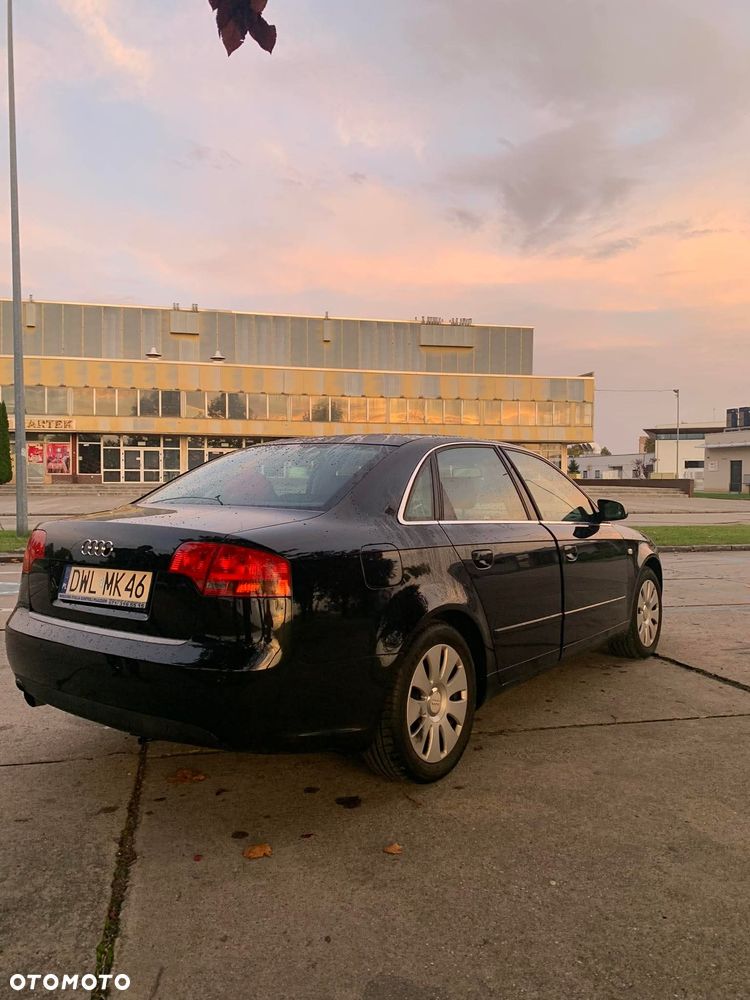 Audi A4 Limousine - 5