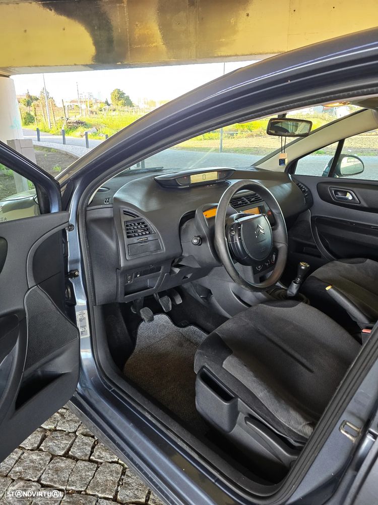 Citroën C4 1.4 16V SX - 13