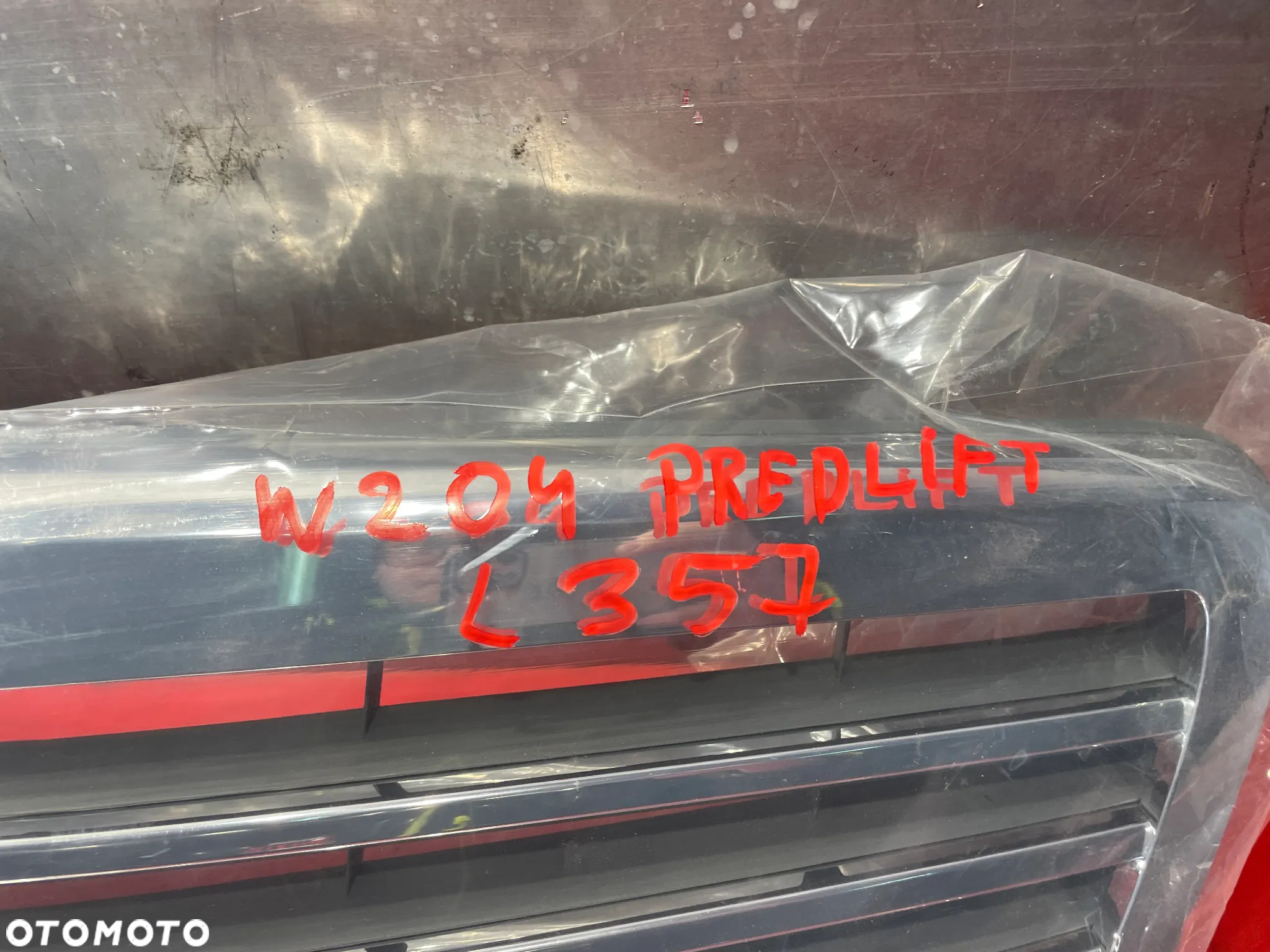 GRILL ATRAPA CHŁODNICY MERCEDES PZEDLIFT W204 - 2