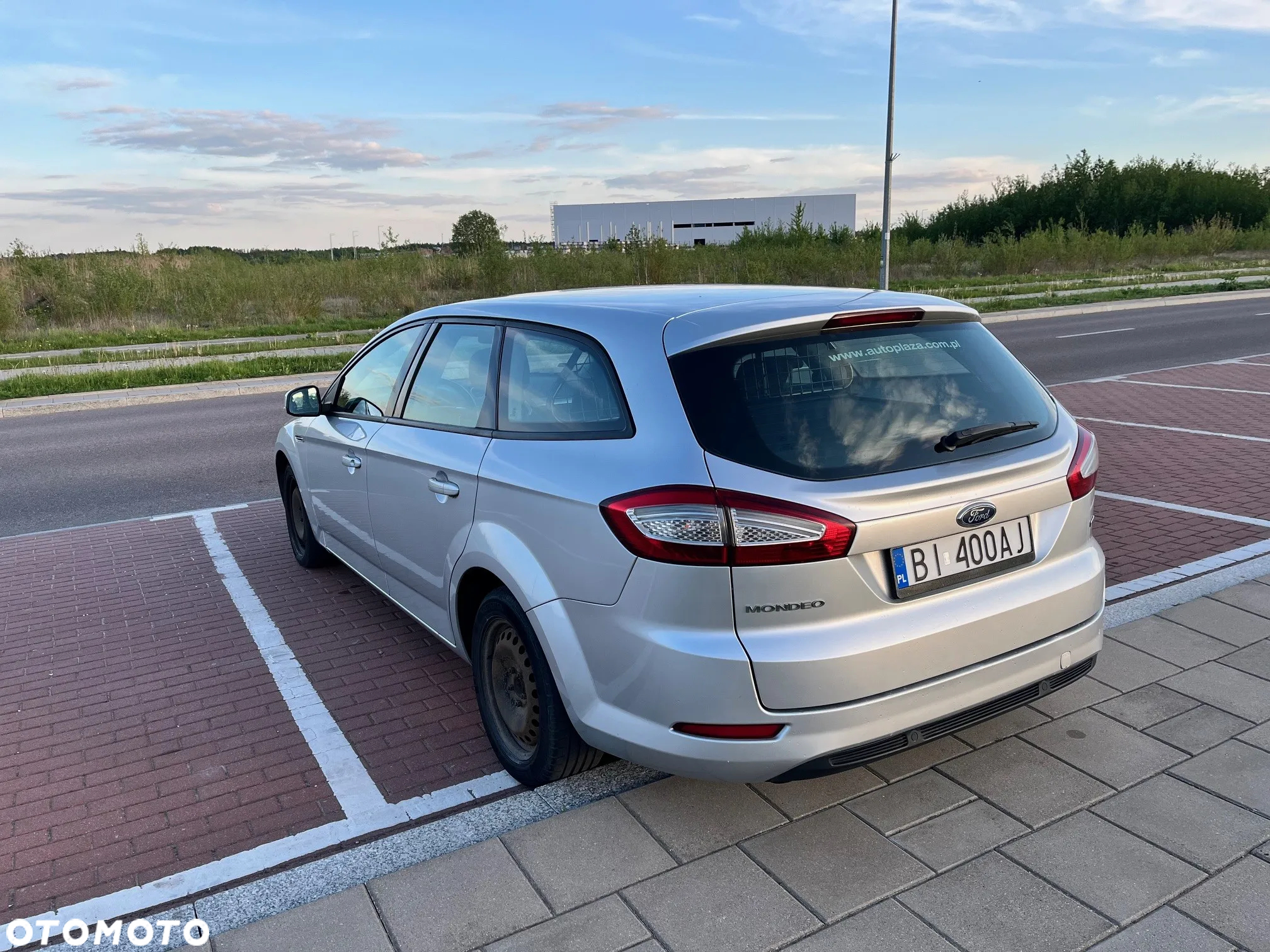 Ford Mondeo 2.0 TDCi Ambiente - 9